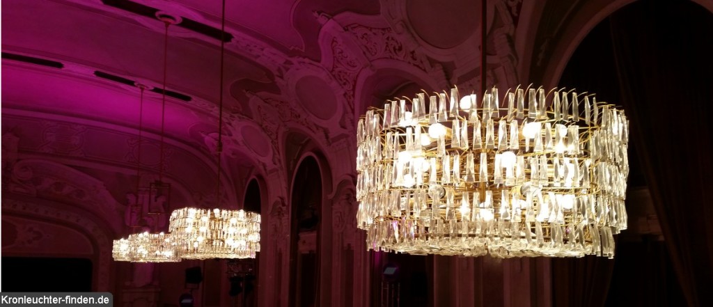 Kronleuchter Theater